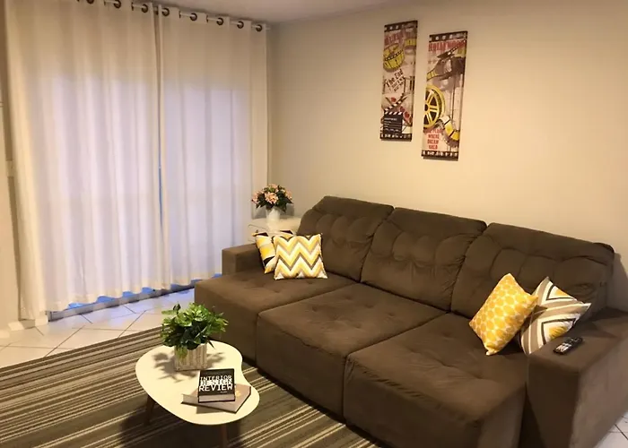 Apartamento A 30 Metros Praia, Com Vista Mar.