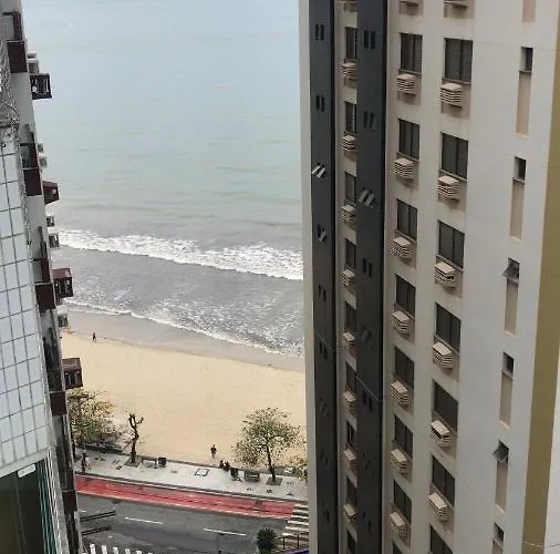 Apartamento A 30 Metros Praia, Com Vista Mar.